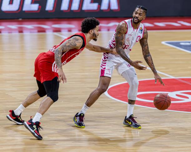 化球员背后 化球员背后